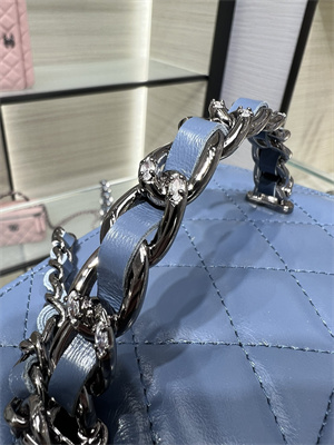 Cha.nel Clutch With Chain Vanity Shiny Crumpled Calfskin, Strass & Ruthenium-Finish Metal Blue AP3593