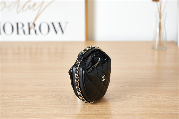 Cha.nel Pouch Lambskin Gold Tone Metal Black AP3095