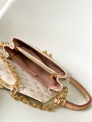 L.V Pochette Métis East West Monogram Canvas M46914