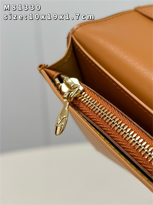 L.V Capucines Vertical Wallet Taurillon leather Black M81330