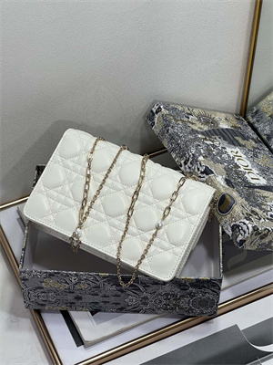 cd miss D*or chain pouch cannage lambskin latte