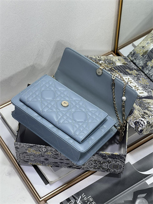 cd miss D*or chain pouch cannage lambskin cloud blue