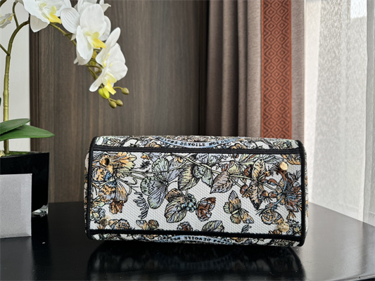 CD Medium Lady Di.or D-Lite Bag Butterfly Around The World Embroidery White and Green