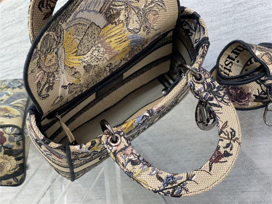 CD Medium Lady Di.or D-Lite Bag Jardin d’Hiver Embroidery Beige