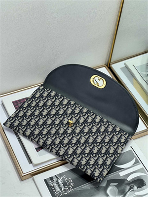 cd 30 montaigne avenue pouch with flap blue D*or oblique jacquard