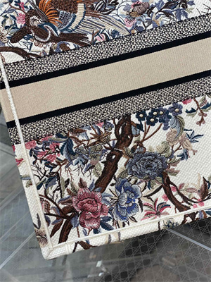 CD Large Book Tote Jardin d’Hiver Embroidery White Multicolor