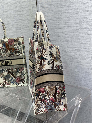 CD Large Book Tote Jardin d’Hiver Embroidery White Multicolor