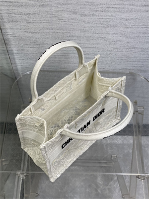 CD Small Book Tote White D-Lace Butterfly Embroidery With Macrame Effect