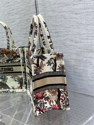 CD Small Book Tote Jardin d’Hiver Embroidery White Multicolor