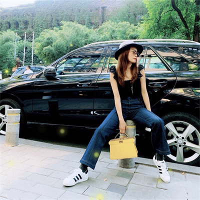 Fen.di Peekaboo ISeeU East-West Leather Bag Yellow Color