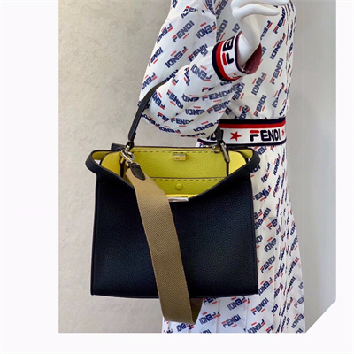 Fen.di Peekaboo X-Lite Medium Leather Bag Black Color