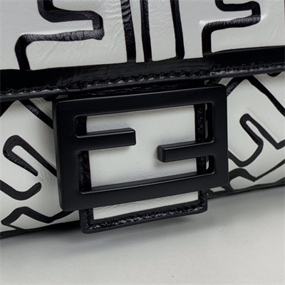Fen.di BAGUETTE Bag White and Black Nappa Leather With FF Motif