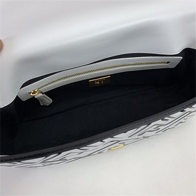 Fen.di BAGUETTE Bag White and Black Nappa Leather With FF Motif