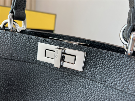 Fen.di Peekaboo Iconic ISeeU Medium Bag Cuoio Romano Leather Black Color With Topstitches