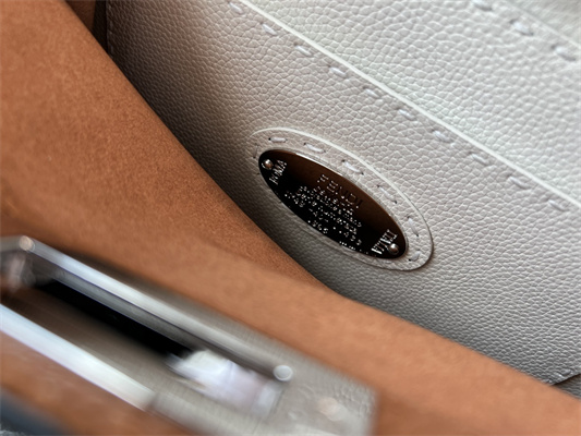 Fen.di Peekaboo Iconic ISeeU Medium Bag Cuoio Romano Leather Brown Color With Topstitches