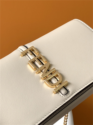 Fen.digraphy Chain Wallet White Leather