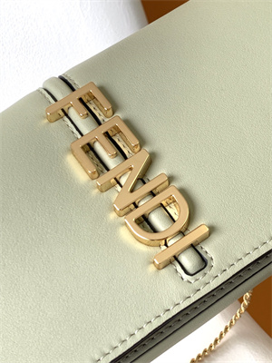 Fen.digraphy Chain Wallet Pale Green Leather