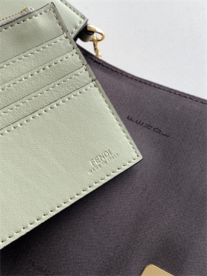 Fen.digraphy Chain Wallet Pale Green Leather