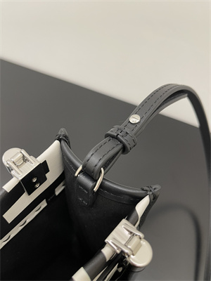 Fen.di Roma&Marc Jacobs MINI SUNSHINE SHOPPER White and Black Leather