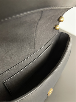 Fen.di C’mon Mini Black Leather Bag