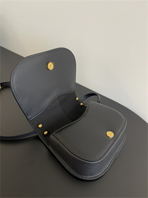 Fen.di C’mon Medium Black Leather Bag