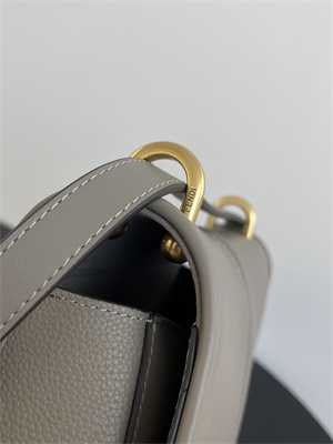 Fen.di C’mon Medium Dove Grey Leather Bag