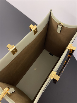 Fen.di SUNSHINE Medium Green Leather Shopper