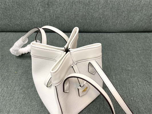 Fen.di ORIGAMI Mini White Leather Bag That Can be Transformed