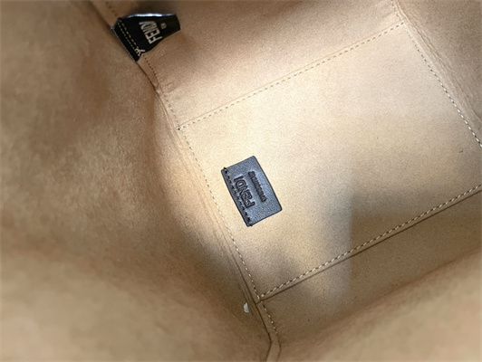 Fen.di ORIGAMI Mini White Leather Bag That Can be Transformed