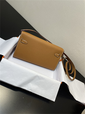 Kelly Classique To Go wallet Epsom Leather Silver Tone Metal In Gold Color HS