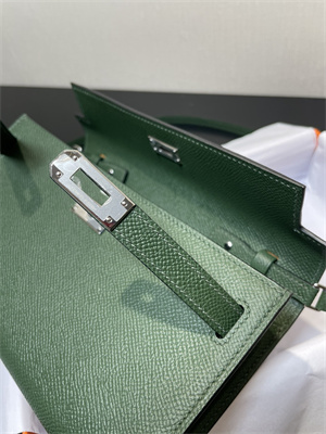 Kelly Classique To Go wallet Epsom Leather Silver Tone Metal In Vert Anglais Color HS