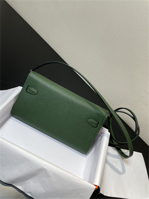 Kelly Classique To Go wallet Epsom Leather Silver Tone Metal In Vert Anglais Color HS