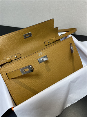 Kelly Classique To Go wallet Epsom Leather Silver Tone Metal In Sesame Color HS