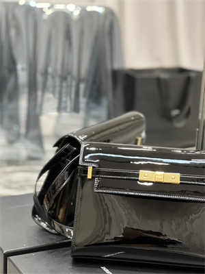 Y.S.L MANHATTAN Shoulder Bag In Black Patent Leather