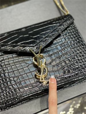 Y.S.L CASSANDRA CHAIN BAG IN CROCODILE EMBOSSED LEATHER Gold Tone Metal Black Color