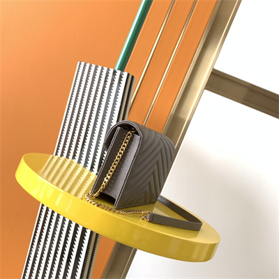 Y.S.L CASSANDRA ENVELOPE CHAIN WALLET IN GRAIN DEPOUDRE LEATHER Grey Color Gold Tone Metal