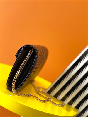 Y.S.L CLASSIC CASSANDRA CHAIN WALLET IN GRAIN DEPOUDRE LEATHER Black Color Gold Tone Metal