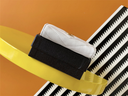 Y.S.L CASSANDRA MATELASS?? BI-FOLD WALLET IN GRAIN DE POUDRE EMBOSSED LEATHER White Color Gold Tone Metal