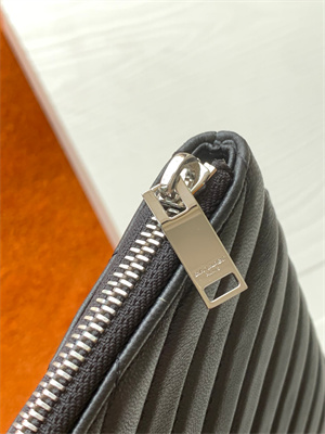 Y.S.L CASSANDRA MATELASS?? A5 POUCH IN QUILTED LEATHER Black Color Silver Tone Metal