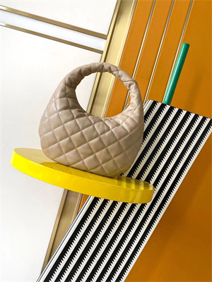 Y*L icarino in quilted nappa lambskin beige