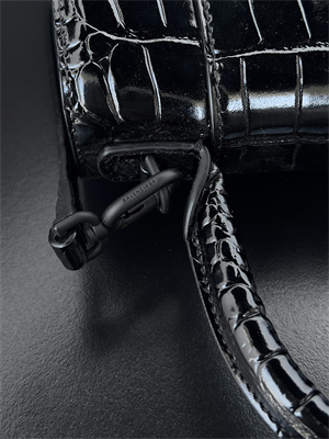 Women’s Hourglass XS Handbag Crocodile Embossed In Black-Black