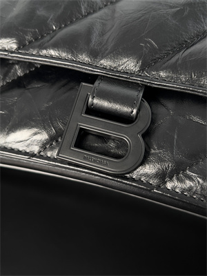 Women’s CRUSH Medium Chain Bag Quilted In Black Crushed Calfskin