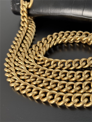 Women’s CRUSH Small Chain Bag Crocodile Embossed In Black