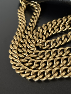 Women’s CRUSH Small Chain Bag In Black Crushed Calfskin