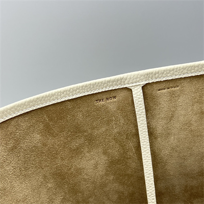 T*e R0w park n/s large tote bag grained calfskin white color