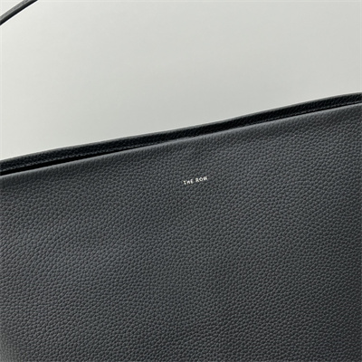 T*e R0w park n/s large tote bag grained calfskin black color