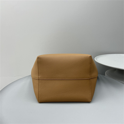 T*e R0w park n/s large tote bag grained calfskin brown color