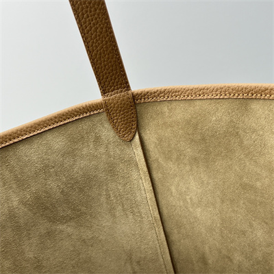 T*e R0w park n/s large tote bag grained calfskin brown color