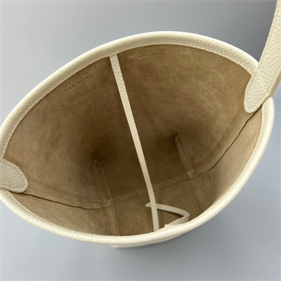 T*e R0w park n/s small tote bag grained calfskin white color