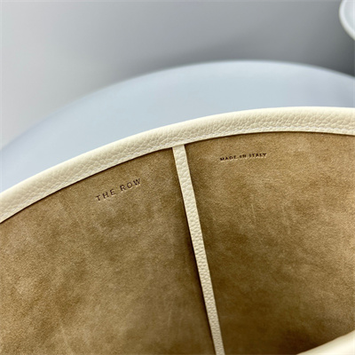 T*e R0w park n/s small tote bag grained calfskin white color